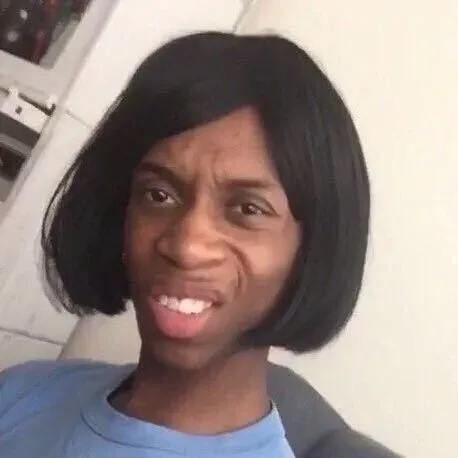 Hình chế anh da đen bối rối, nụ cười gượng gạo