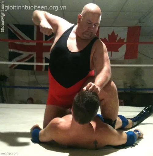 Ảnh chế vui đấm nhau trong group chat nhìn mà tức cười.