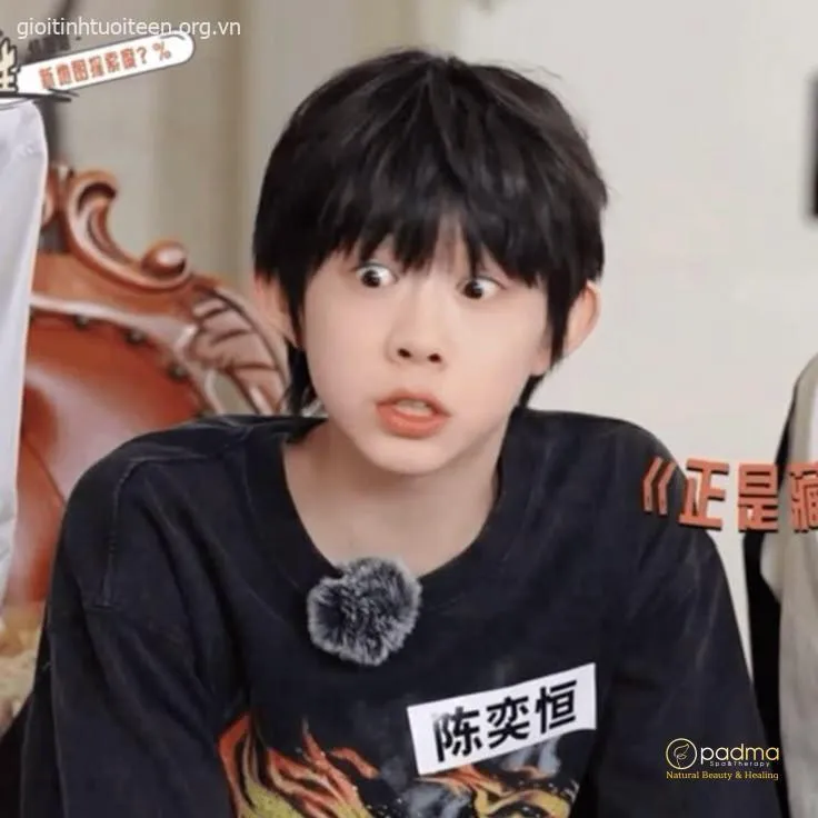 Biểu cảm shock cực hài, gương mặt trắng bệch