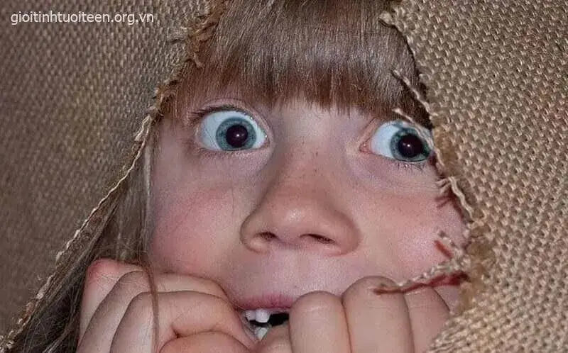Gương mặt bị sốc ánh mắt tròn xoe cực troll