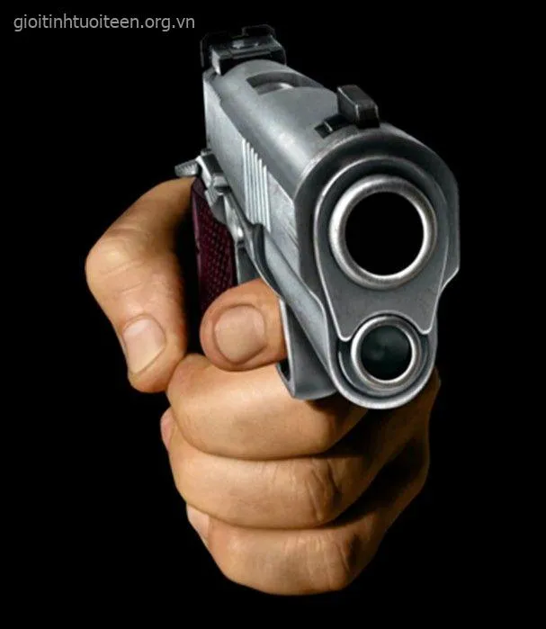 Meme nhân vật cầm súng nhìn hài không chịu.