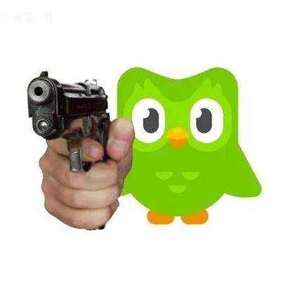 Hình meme nhân vật cầm súng nhìn ngầu lòi.