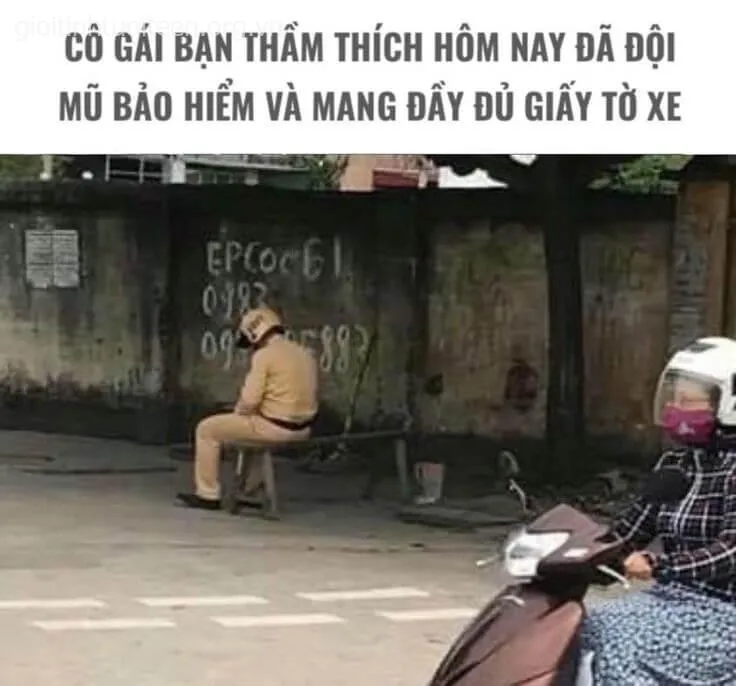 Meme anh cảnh sát giam xe nhưng lại mang nét vui nhộn