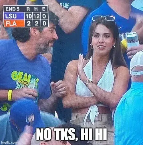 Meme hài dáng hất cằm lên kiểu “ờ ghê ha” cực duyên