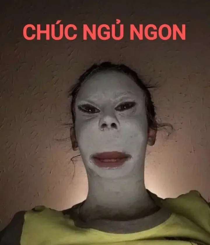 Meme chúc ngủ ngon hình ma kinh dị