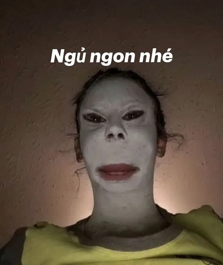 Khoảnh khắc chúc ngủ ngon kinh hãi như ma