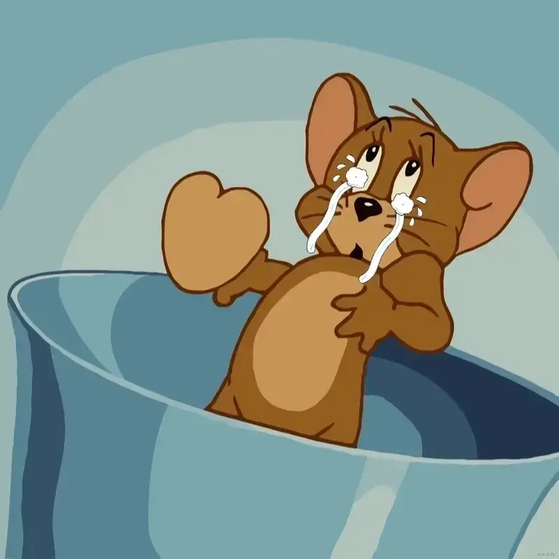 Meme chuột Jerry khóc đau khổ vì tình, khuôn mặt run rẩy