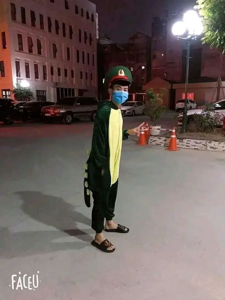 Meme chiến sĩ công an dí dỏm khiến netizen thích thú