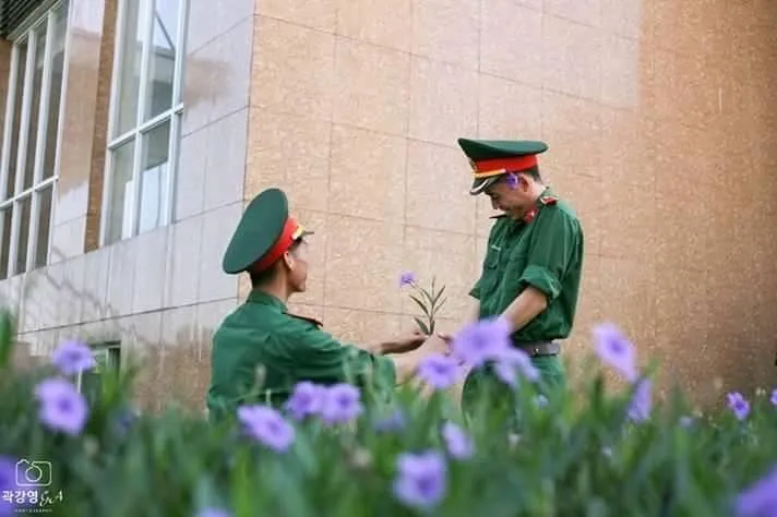 Hình chế chú công an hồn nhiên làm ai cũng cười