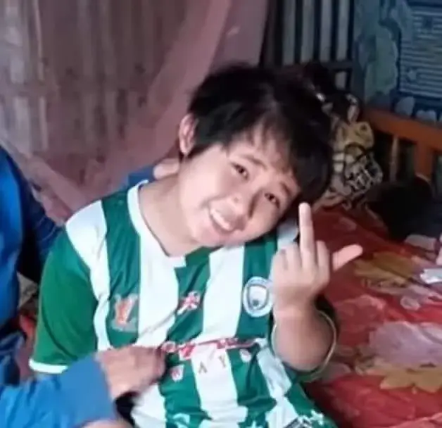 Meme vui vẻ, cười hết cỡ cực sảng khoái.