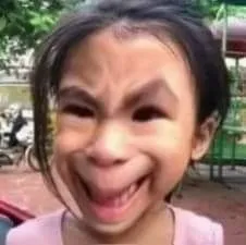 Ảnh chế nụ cười gượng khiến ai nhìn cũng thú vị