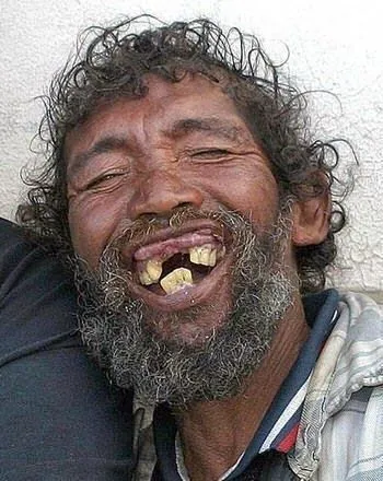 Nụ cười bùng nổ lan truyền khắp cộng đồng mạng