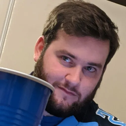 Nụ cười nhếch mép tự phụ cực ngầu.