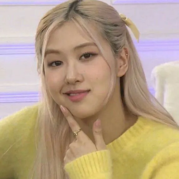 Meme cười nửa miệng xem thường