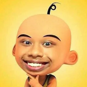 Khuôn mặt nhe răng cười trông cực kỳ ngớ ngẩn.