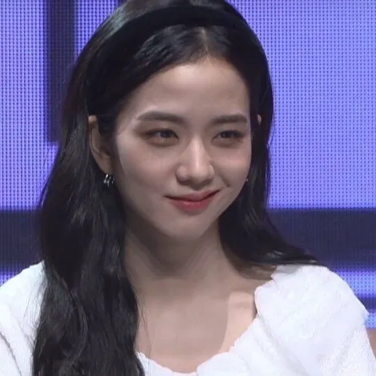 Khám phá 64 Meme Cười Nhếch Mép cùng thái độ khinh bỉ, xem thường đầy ngạo nghễ