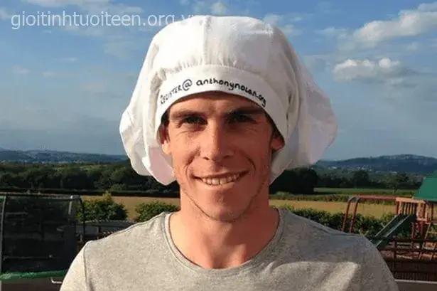 Meme đội quần ánh mắt thẫn thờ pha chút cay cú