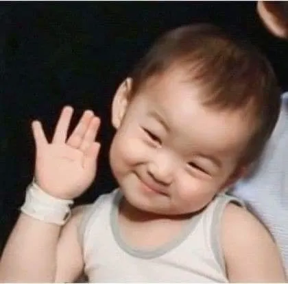 Bộ ảnh Meme Em Bé Cười cute, hồn nhiên dễ thương khiến cộng đồng mạng thích mê