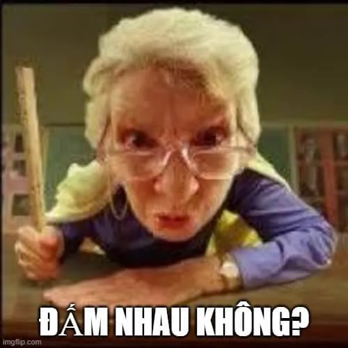 Biểu cảm giận dỗi nhưng đáng yêu.