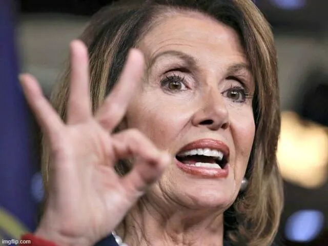 Ảnh chế nhân vật giơ tay oke siêu thú vị