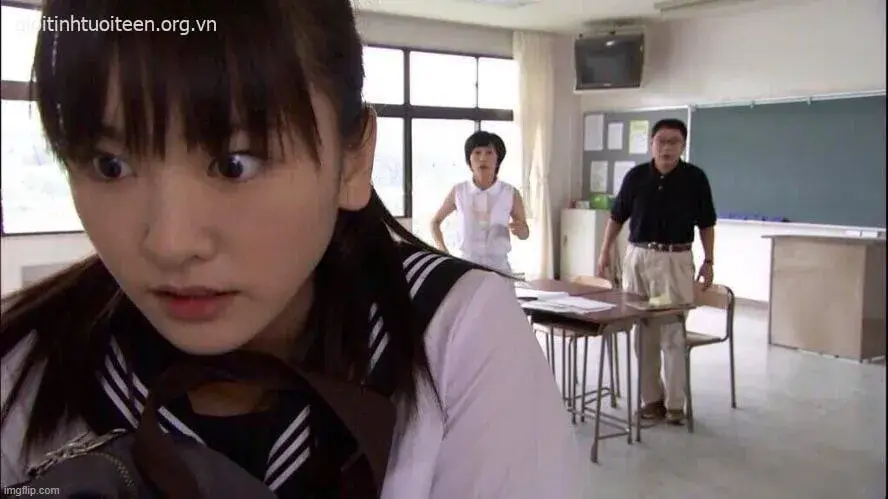 Biểu cảm choáng váng gương mặt nhăn nhó