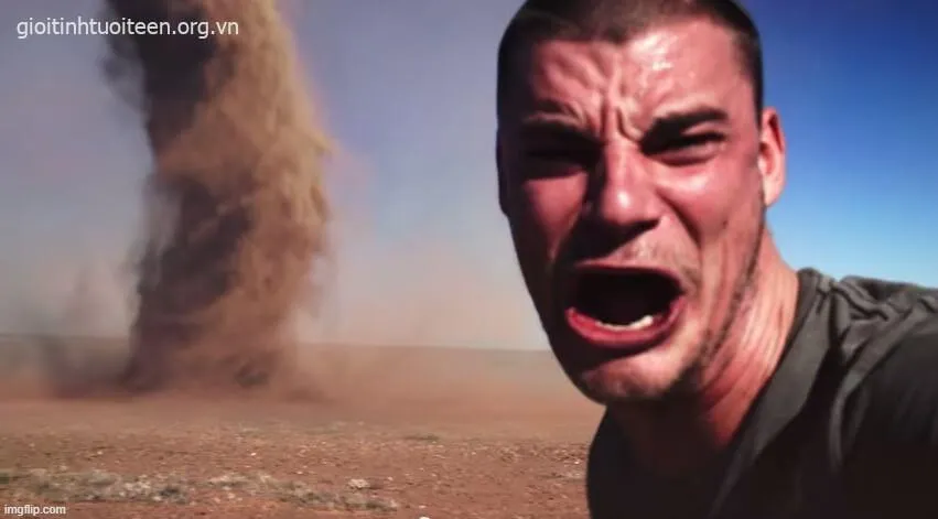 Meme ngơ ngác gương mặt đỏ rực