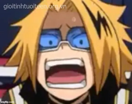 Biểu cảm hoảng sợ dễ thương