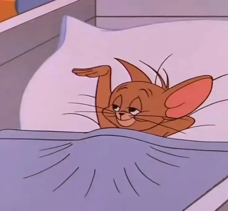 Jerry cười sảng khoái, miệng mở to hạnh phúc.