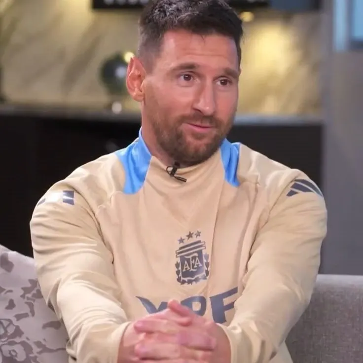 Khi Messi giả vờ thờ ơ nhưng vẫn nổi bật