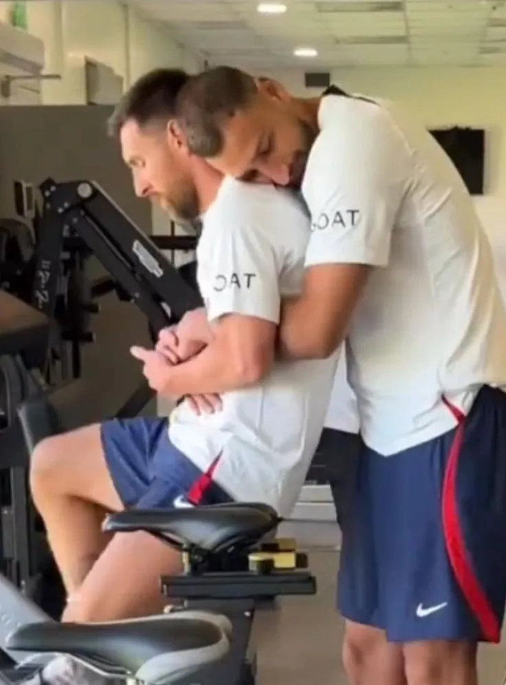 Messi dù ngồi ghế dự bị vẫn rạng rỡ sáng ngời