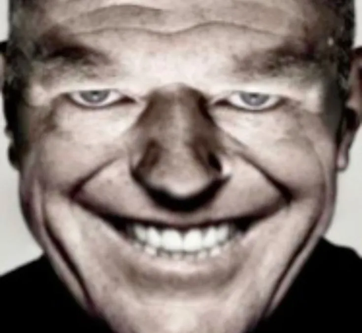 Meme cười đểu, nụ cười đầy ác ý.