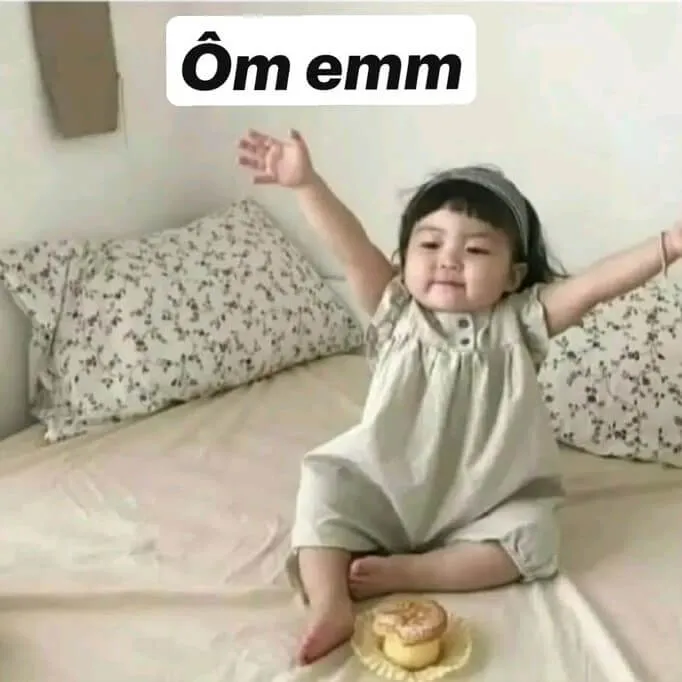 Meme đòi ôm nhau chia sẻ cảm động