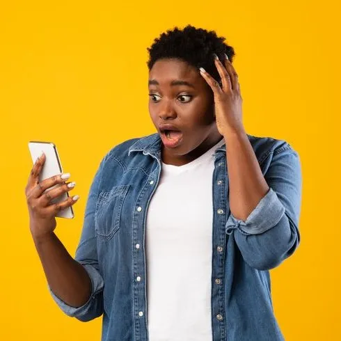 Meme ngạc nhiên ôm đầu hoảng hốt