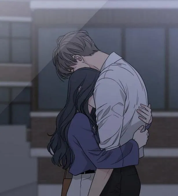 Ảnh hài hước ôm người yêu bất ngờ gây cười