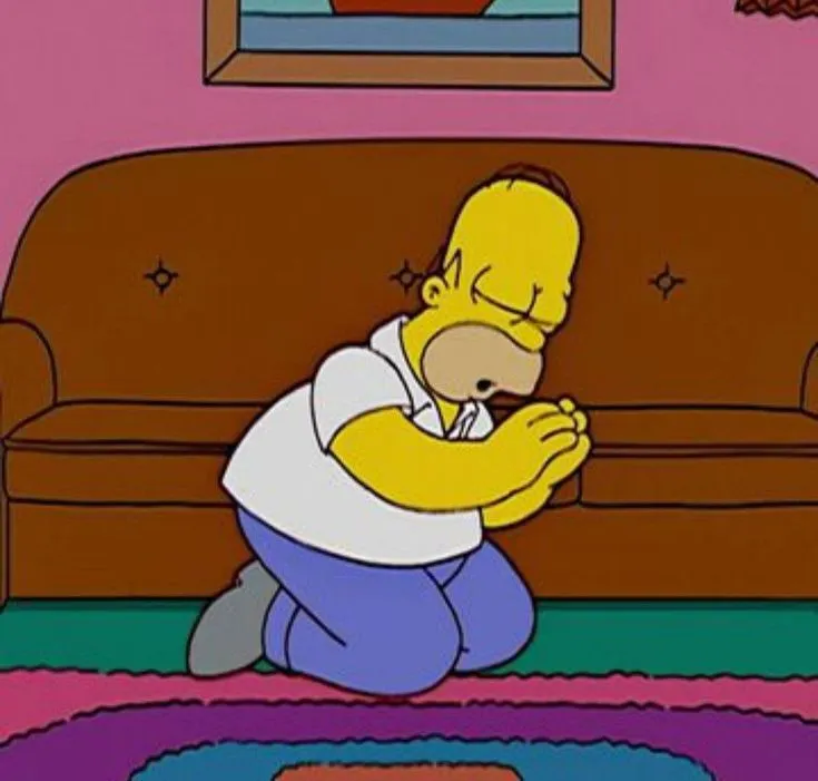 Hình chế quỳ lạy van xin crush trả lời