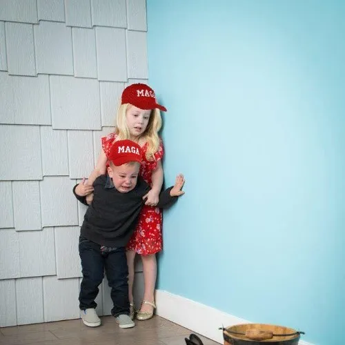 Meme hoảng hốt, trái tim đập loạn xạ.