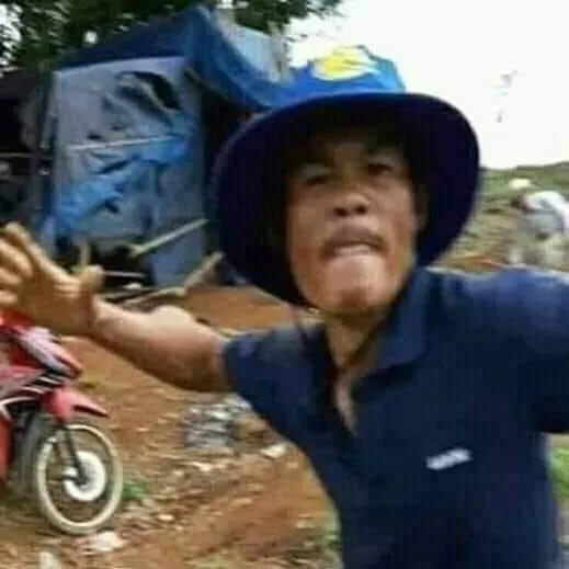 Meme tát thẳng mặt siêu kịch tính, cảm giác như phim.