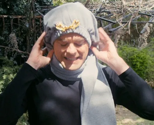 Cảm giác nhục đến mức chỉ muốn đội quần chạy mất hút