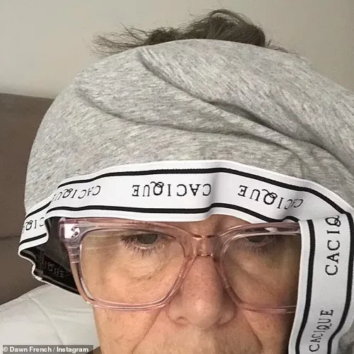 Khi sai lầm khiến bạn muốn “đội quần” trốn luôn, meme này hiểu cảm giác đó rõ lắm