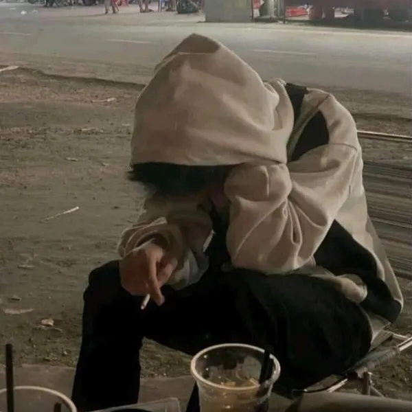 Hình đại diện chàng trai lạnh nhìn mưa bay