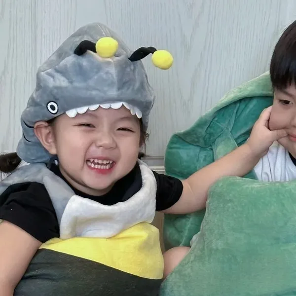 Avatar đôi hoạt hình baby dễ thương Facebook