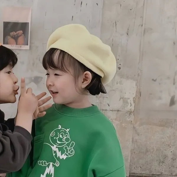 Gợi ý ảnh đại diện đôi em bé giúp cặp đôi nổi bật giữa newsfeed