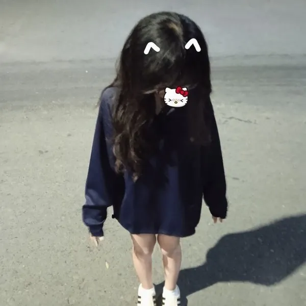 Hình profile Threads cô gái xinh xắn tông trầm