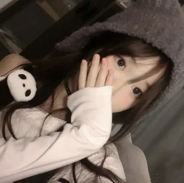 Ảnh đại diện thiếu nữ dễ thương ánh sáng tự nhiên