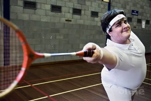 Meme chế sân cầu lông nhỏ mà drama lớn