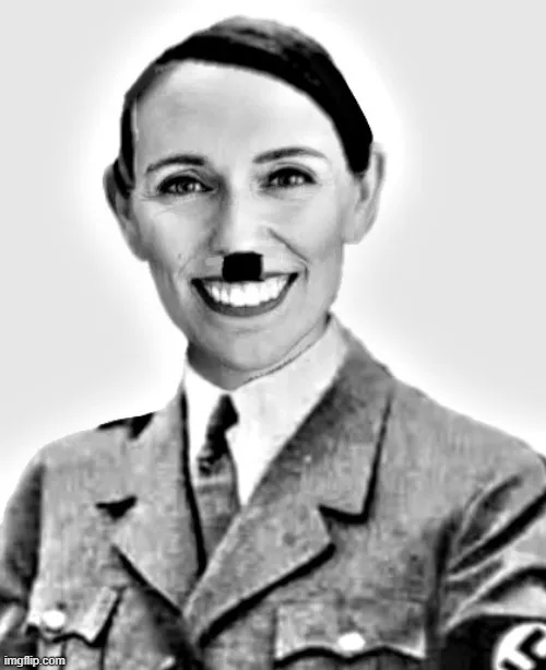 Hình troll cơ thể Hitler nhưng gương mặt phụ nữ