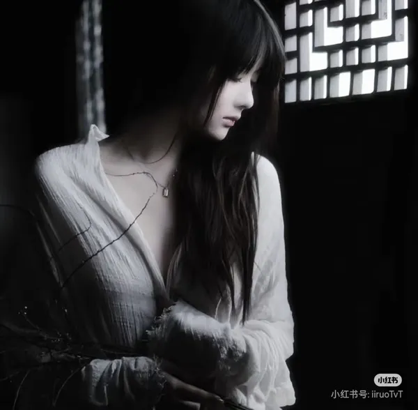 Ảnh đại diện Zalo ảnh đen trắng cô ấy man mác