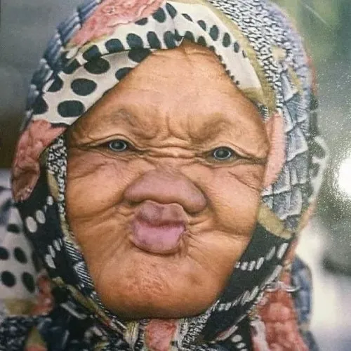 Meme hôn idol mô phỏng cảm xúc fan cực tinh nghịch.