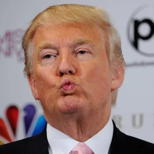 Ảnh chế chu môi phồng má gây cười cực tự nhiên.