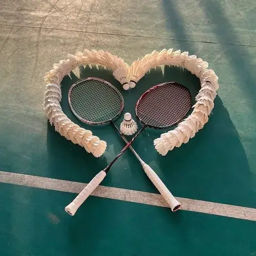 Cú đập cầu trượt nhẹ mà meme cầu lông nổ trend liền